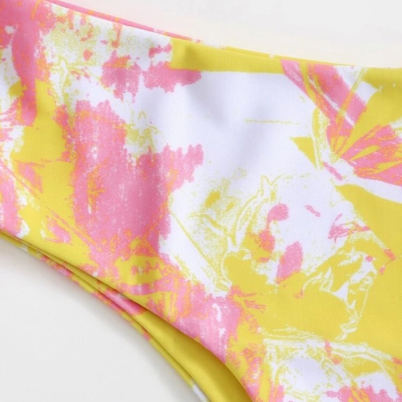 Bikini Set - Picture 2 of 4